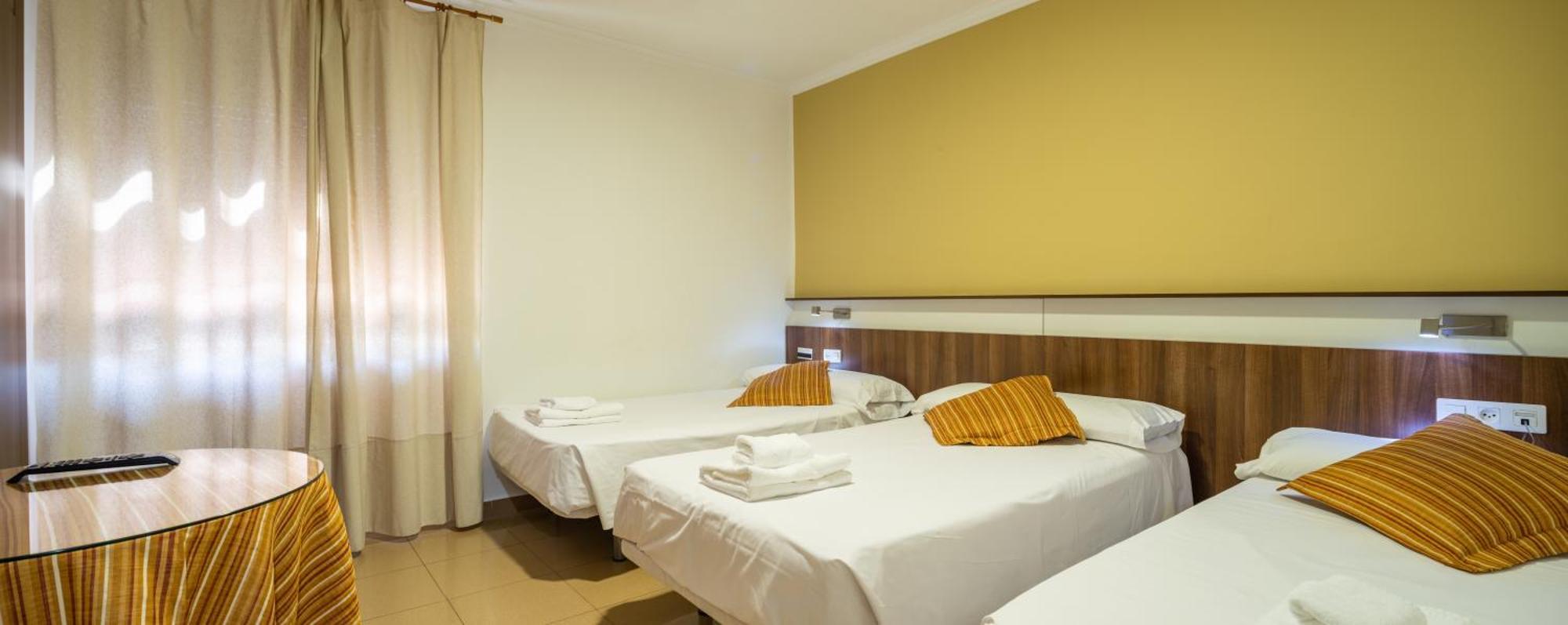 Hostal Valdepenas By Bossh Hotels Exterior photo